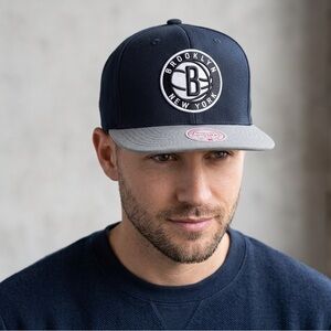 MITCHELL & NESS Brooklyn Nets 2 Tone 2.0 Snapback Hat Black Grey NBA Cap